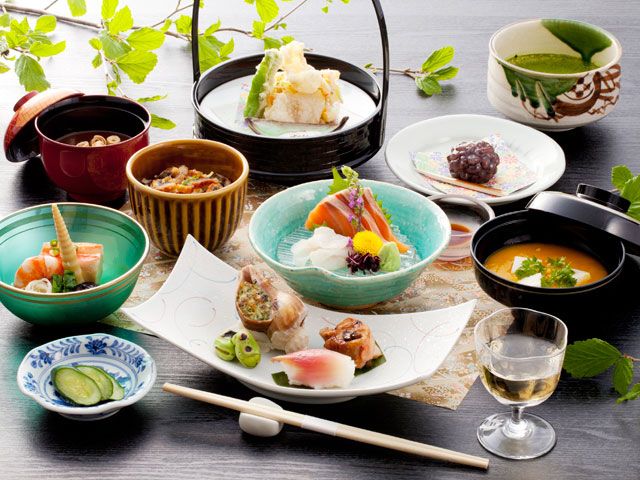 30 - INGREDIENTES 1 - Mucha gente piensa que cocinar comida japonesa es complicado; miran recetas de cocina japonesa y no sólo ven una lista más o menos larga de ingredientes “raros” que no conocen, sino que muchas veces ni siquiera los tienen en la despensa. Y abandonan.